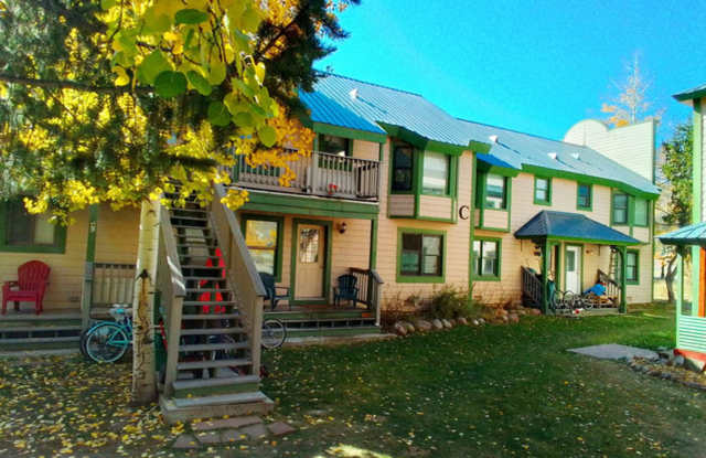 Three bedroom condo in Town photos photos