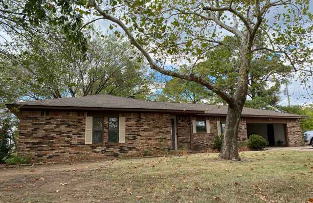 2920 N. Country Club Drive Gallery 1