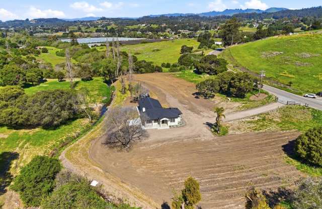 Beautiful Gated Country Property photos photos