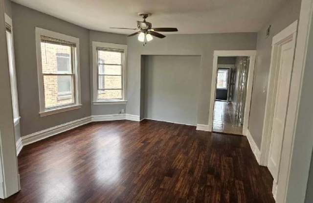 5015 West Montrose Avenue photos photos