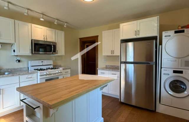 DON'T MISS OUT ON THIS BRIGHTON 2 BED!!!! photos photos