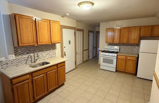 217 Woodlawn Terrace - 217 Woodlawn Terrace, Waterbury, CT 06710