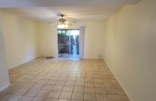 2 Bedroom Townhome in Panama City Gallery 4