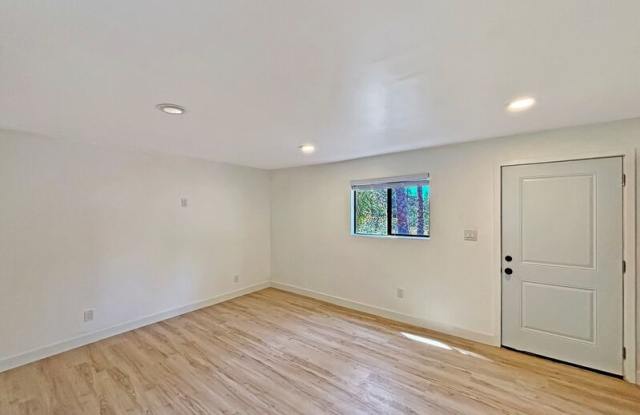 3091 Boundary St Gallery 3