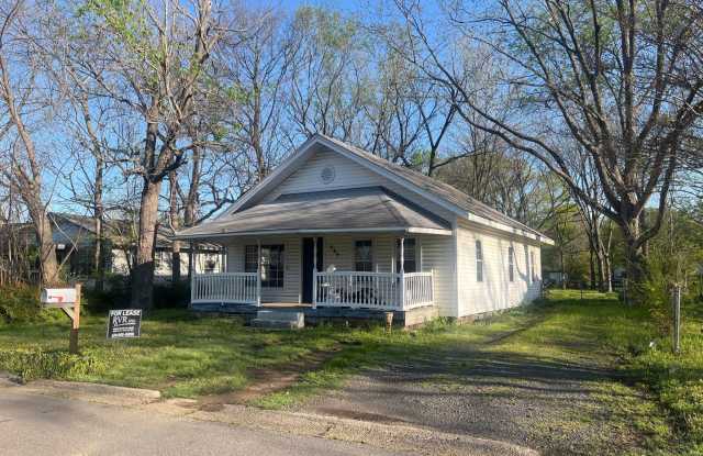 209 E. H - 209 East H Street, Russellville, AR 72801