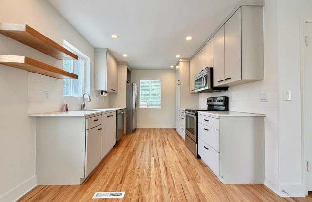 Freshly Remodeled 3-Bedroom Home | Pet Friendly | Fenced Yard | No HOA photos photos Freshly Remodeled 3-Bedroom Home | Pet Friendly | Fenced Yard | No HOA photos photos