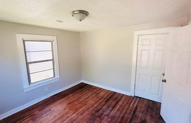 2133 Eldridge Avenue Gallery 4
