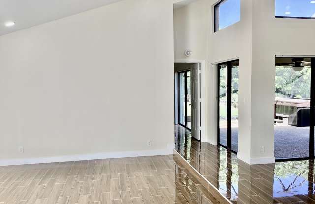 8895 Old Pine Road Gallery 4