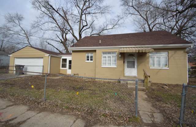 2604 W 19th St - 2604 West 19th Street, Indianapolis, IN 46222