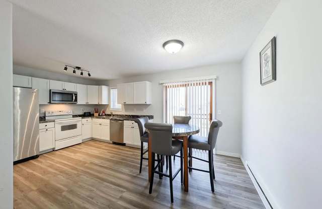 Spacious 4 Bed, 2 Bath Home in West Fargo Gallery 3