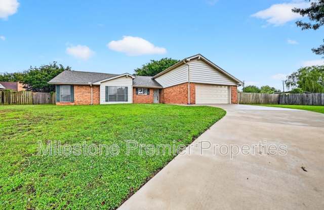 2110 Oak Creek Circle photos photos