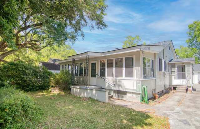 426 Riverland Dr photos photos