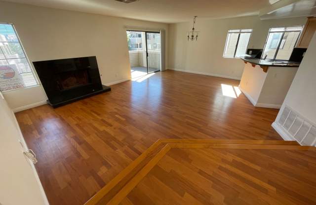 2BD/2.5BA townhome in UTC Near UCSD! photos photos