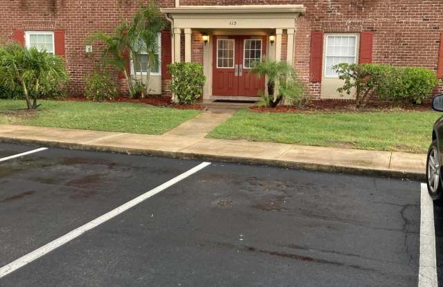115 E Colonial Court photos photos