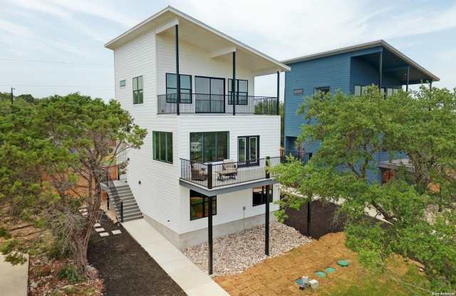 675 Hummingbird - 675 Hummingbird Hill, Canyon Lake, TX 78133