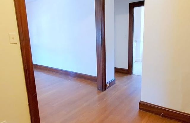 16 West Wyoming Ave. Gallery 4