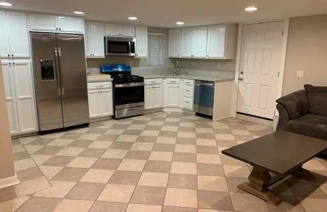 3541 1/2 RAY ST. Gallery 3