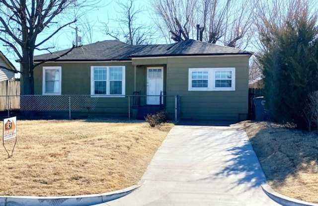 Located walking distance to Cameron University and Comanche Hospital !! photos photos