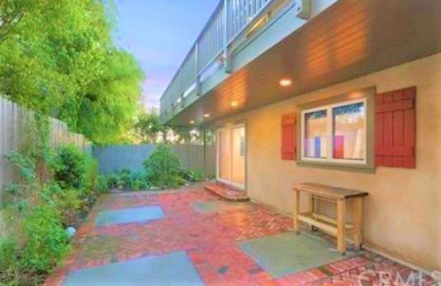 489 Diamond Street Gallery 4