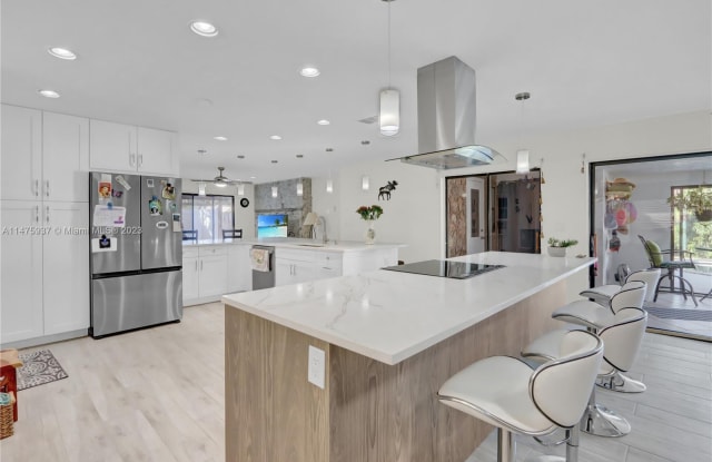 1211 NW 15th St - 1211 Northwest 15th Street, Boca Raton, FL 33486