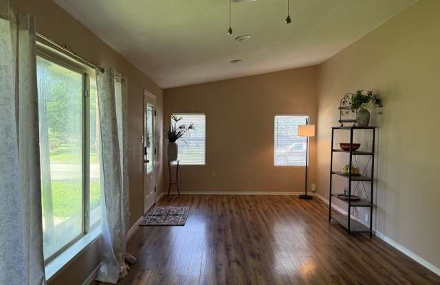 438 Sumner Dr. photos photos
