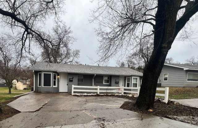 Grandview 2-Bed/1-Bath Duplex photos photos