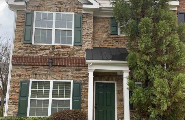 2805 Village Trc - 2805 Village Trce, East Point, GA 30344