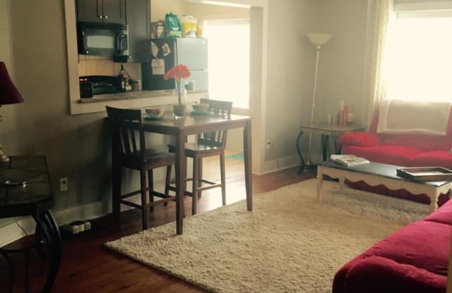 4326 Roanoke Pkwy - 101 - 4326 Roanoke Parkway, Kansas City, MO 64111