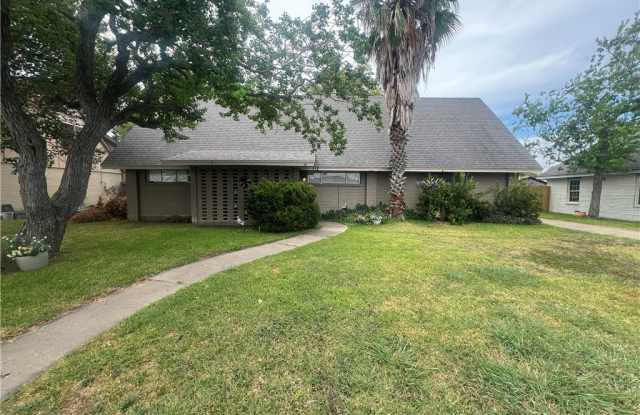 112 Driftwood Drive photos photos