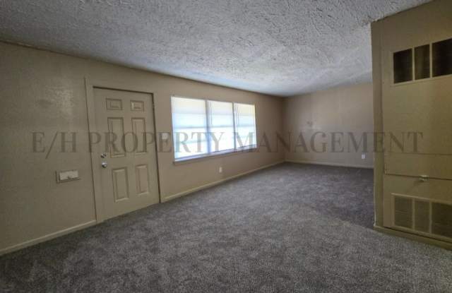 1607 South Martinson Street - 2 photos photos