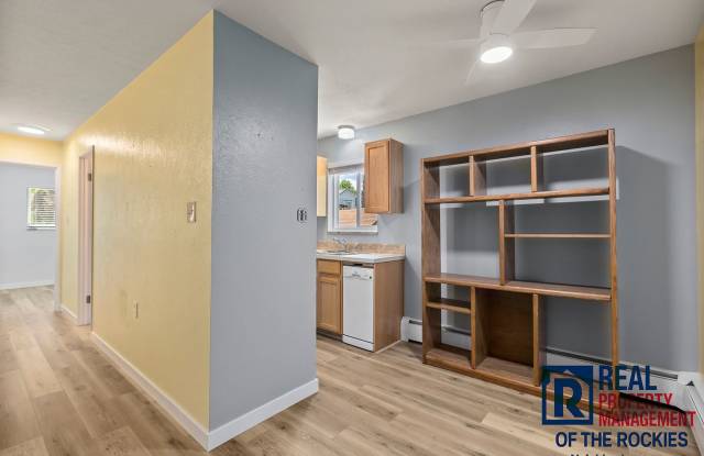 OCTOBER RENT FREE! BEST VALUE IN OLD TOWN RIGHT NOW! Gallery 4