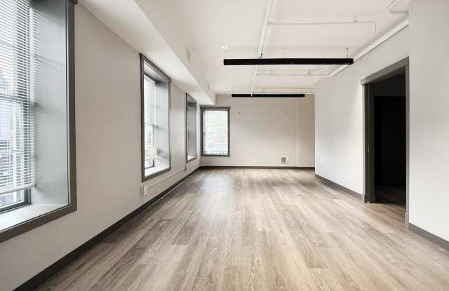 1365 WISCONSIN Avenue NW unit: 2 photos photos