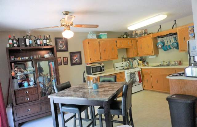 220 Leighton Dr photos photos