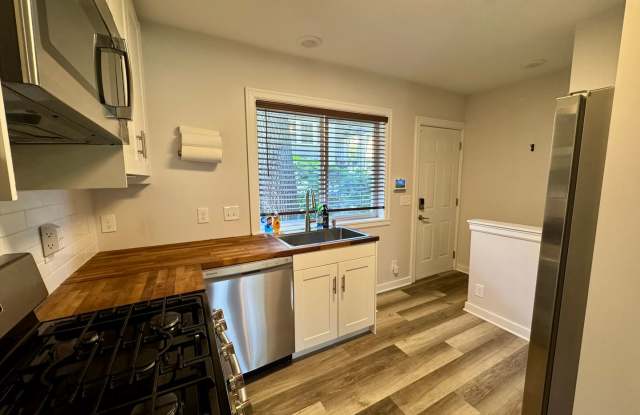 Beautifully Remodeled Midtown Home with Classic Charm Gallery 4
