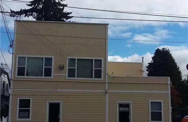 2 bedroom Apt.  Near Evergreen Park - 1222 Park Avenue, Bremerton, WA 98337