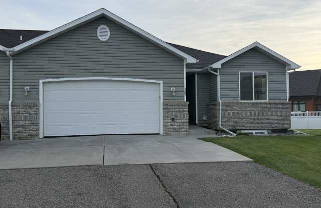 3287 Banff Avenue - - Gallery 1