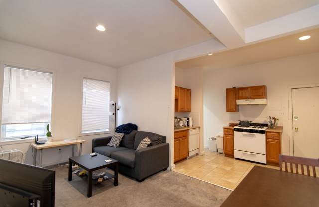 Nice 2 bed in Allston Gallery 3