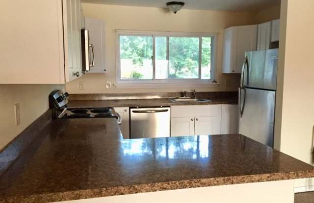 352-e S LAKE SHR Gallery 4