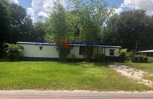 * APPLICATION PENDING. DO NOT APPLY! * **2/1 Mobile home in Orlando** - 18510 14th Avenue, Bithlo, FL 32833