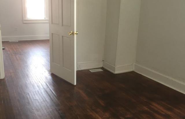 680 E. Philadelphia St., Apt. 1 Gallery 4