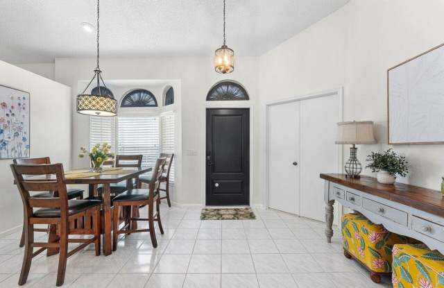 12842 Meadowbend Drive Gallery 3