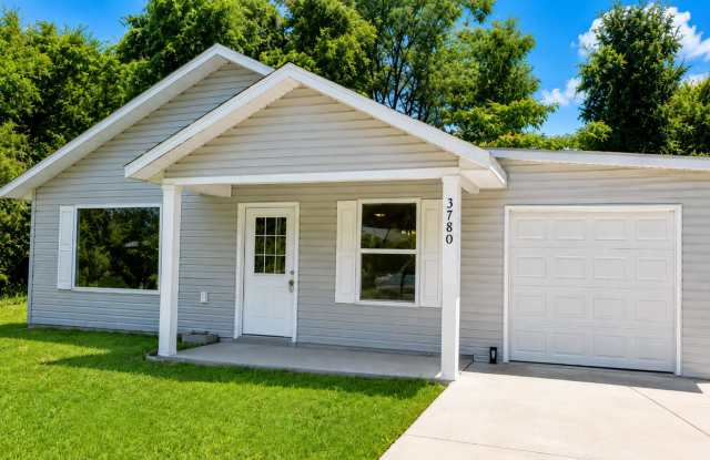Charming 3 Bedroom, 2 Bathroom Home for Rent in Summerfield, FL photos photos