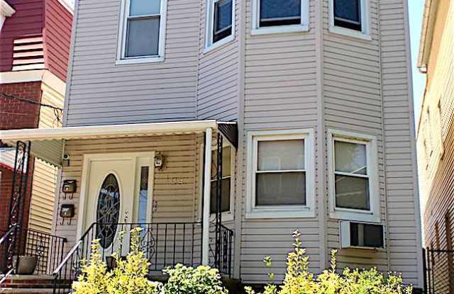 105 MAPLE ST - 105 Maple Street, Hudson County, NJ 07086