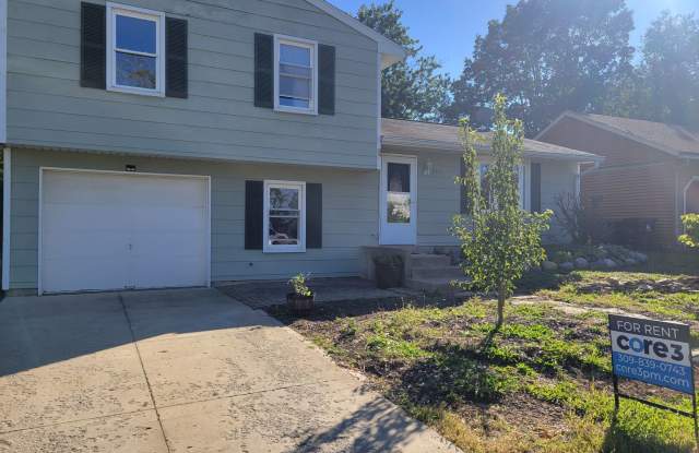3Bedroom 1 1/2 BABi Level Home for Rent Gallery 3