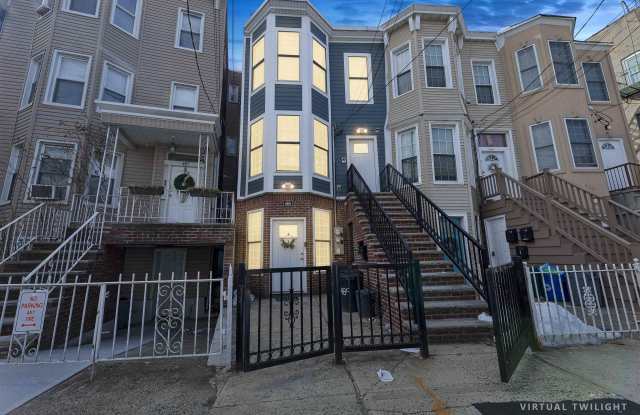 489 MERCER ST photos photos