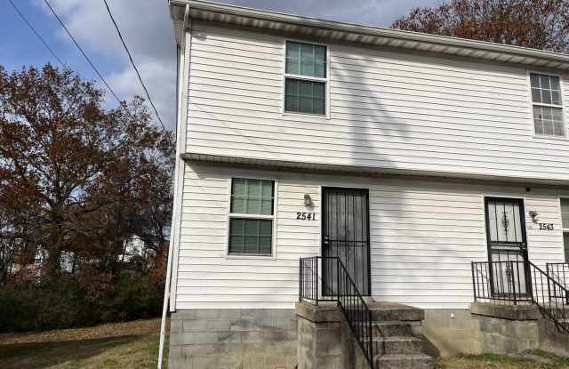 2 Bedroom Home Minutes from Downtown! - 2541 Highland Trace Drive, Nashville, TN 37207