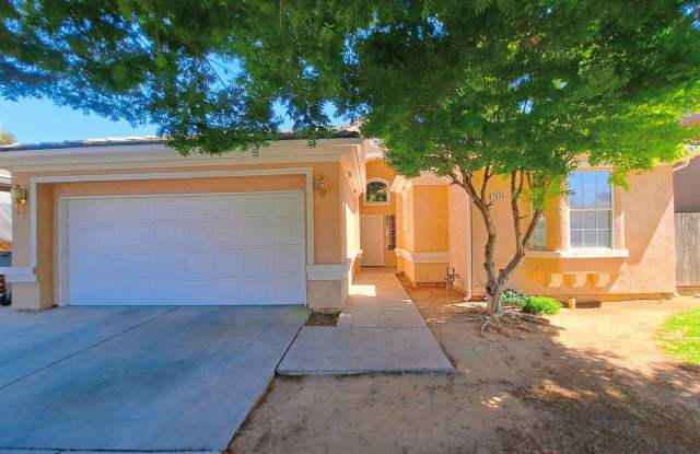 Comfortable Living in a Pet-Friendly Home with Full Appliance Package! photos photos