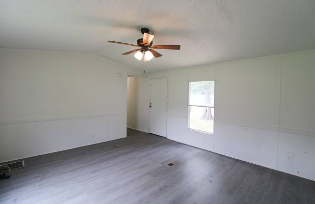 NO SECURITY DEPOSIT! Gallery 3