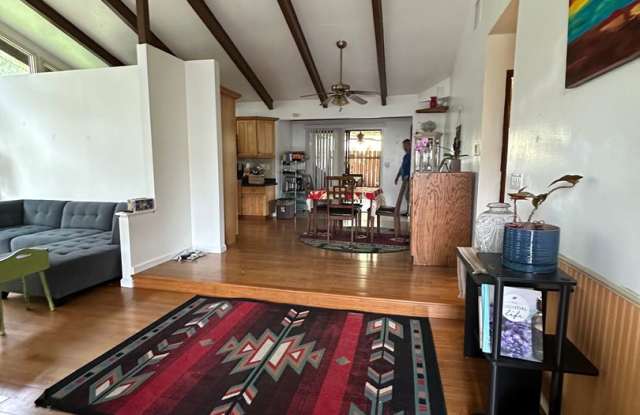 Furnished 3 Bedroom / 2 Bath Home photos photos