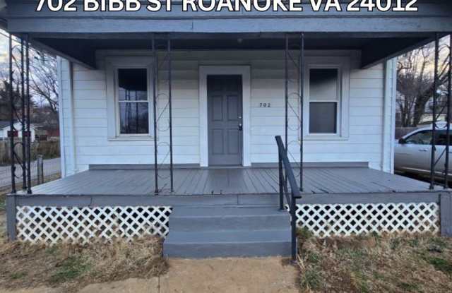 702 Bibb St 3 bed/1 bath $1495 photos photos